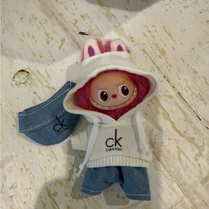 Labubu pin for love v4 outfit